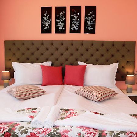 Sea Port Celebrity Apartment - Lets4Holiday Varna Exterior foto