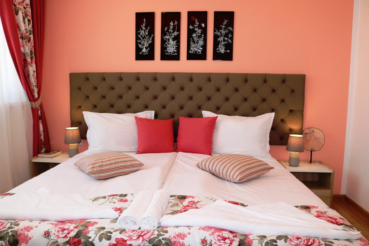 Sea Port Celebrity Apartment - Lets4Holiday Varna Exterior foto