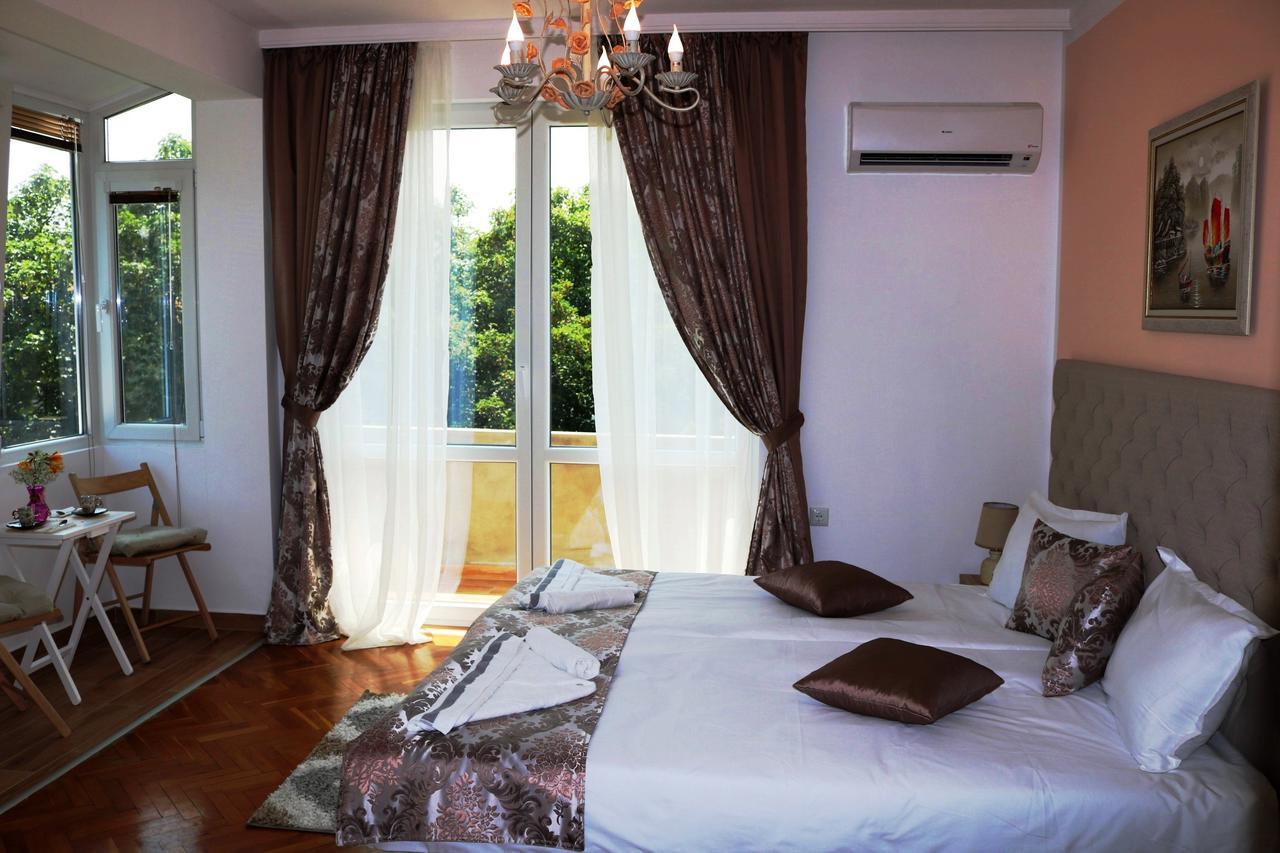 Sea Port Celebrity Apartment - Lets4Holiday Varna Exterior foto