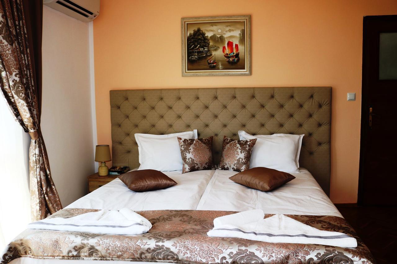 Sea Port Celebrity Apartment - Lets4Holiday Varna Exterior foto