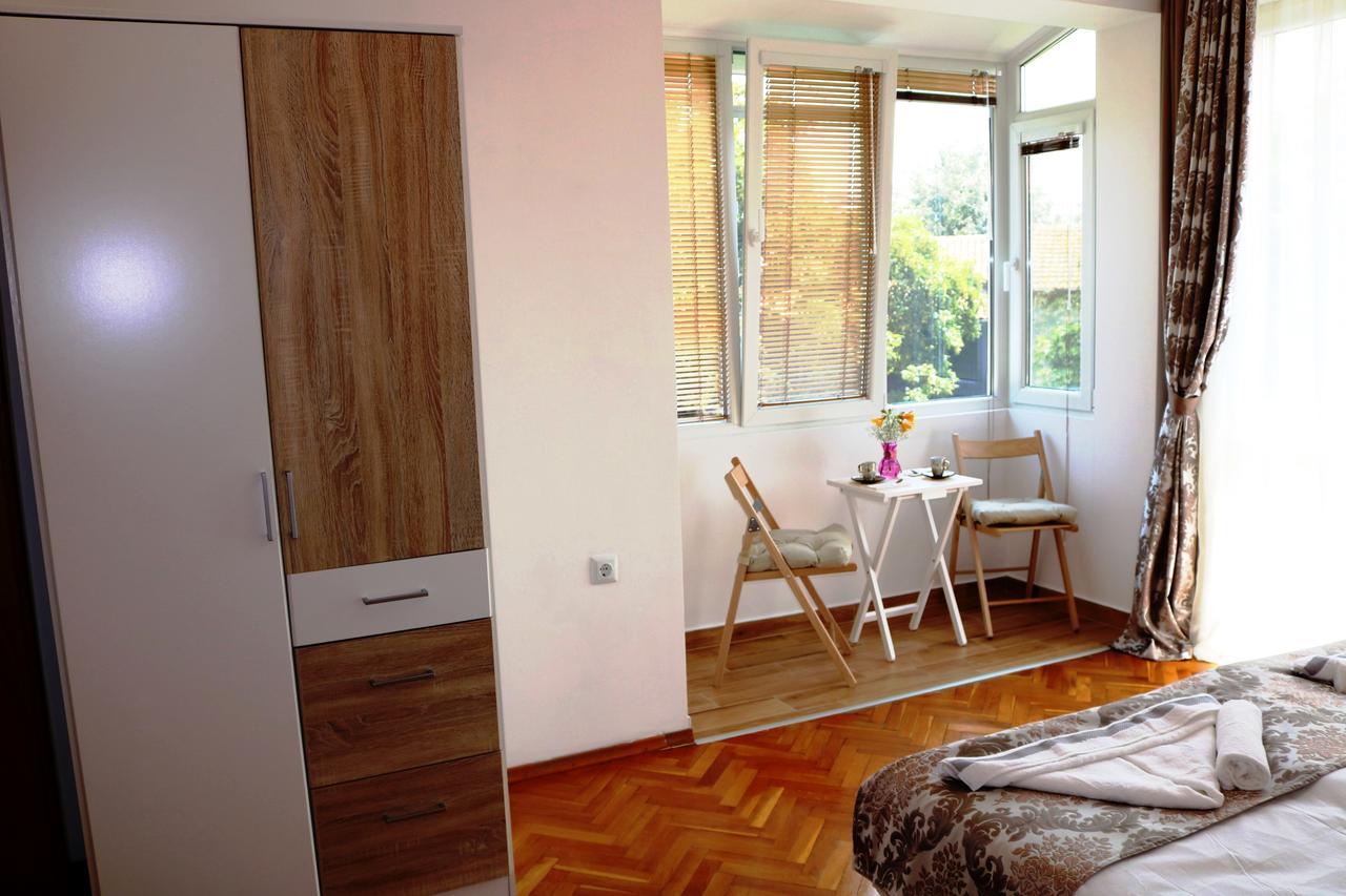 Sea Port Celebrity Apartment - Lets4Holiday Varna Exterior foto