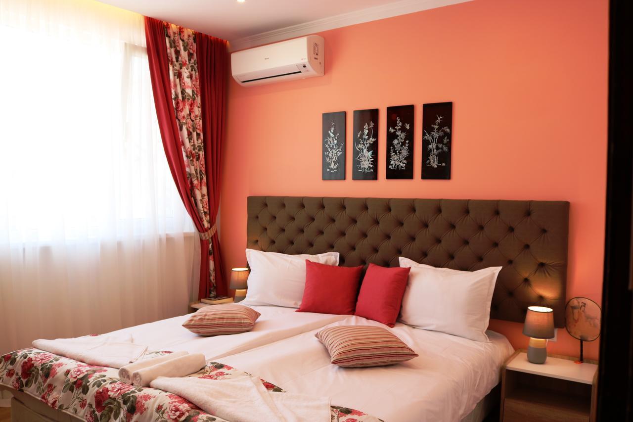 Sea Port Celebrity Apartment - Lets4Holiday Varna Exterior foto