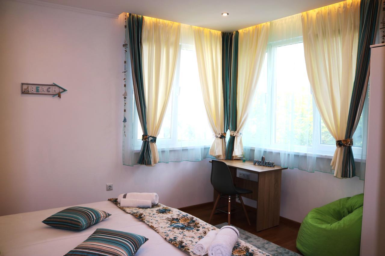 Sea Port Celebrity Apartment - Lets4Holiday Varna Exterior foto
