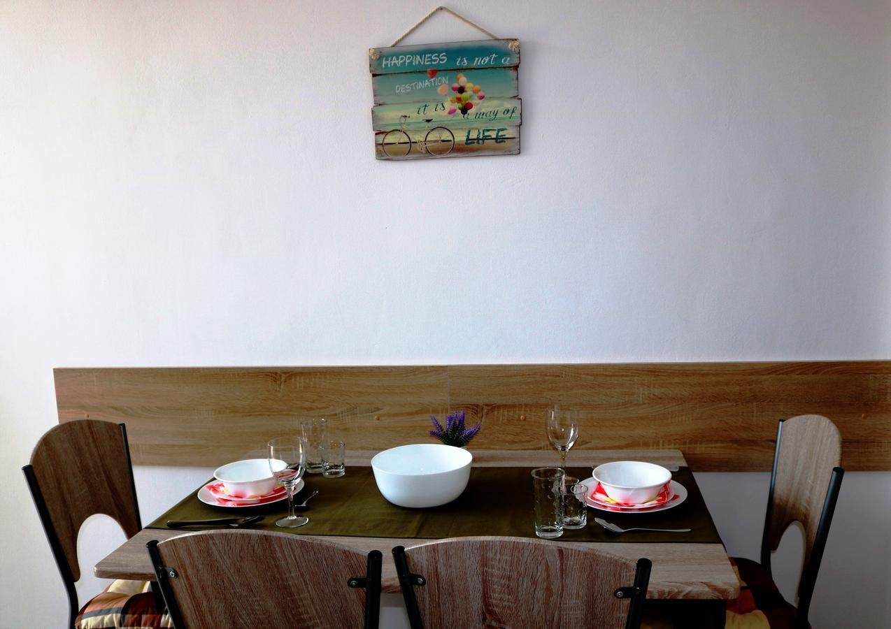 Sea Port Celebrity Apartment - Lets4Holiday Varna Exterior foto