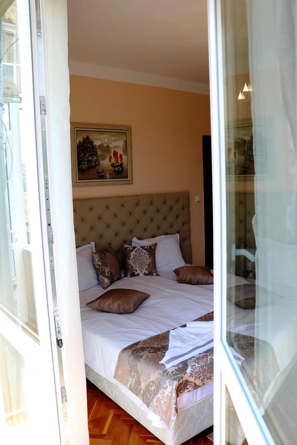 Sea Port Celebrity Apartment - Lets4Holiday Varna Exterior foto