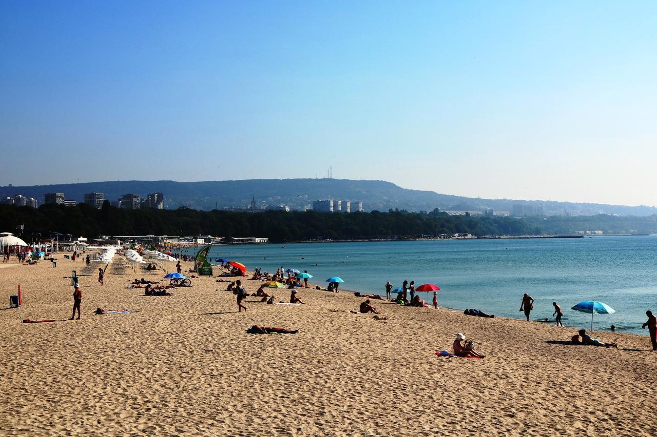 Sea Port Celebrity Apartment - Lets4Holiday Varna Exterior foto