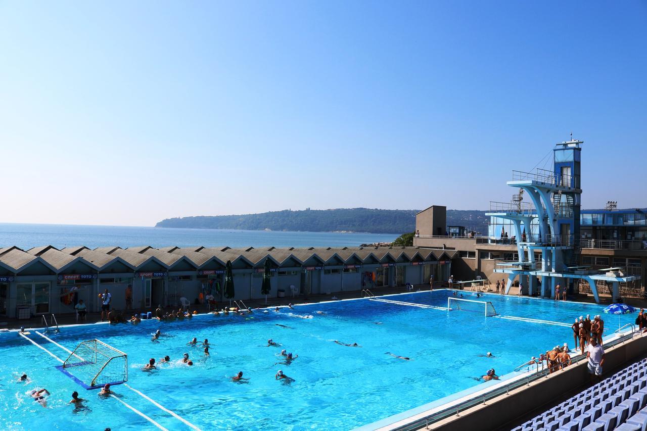 Sea Port Celebrity Apartment - Lets4Holiday Varna Exterior foto